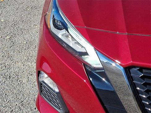 Used 2019 Nissan Altima 2.5 SR w/ SR Premium Package image 9