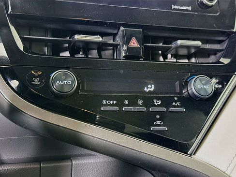 Certified 2022 Toyota Camry SE image 8