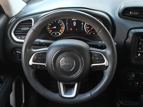 Used 2020 Jeep Renegade Latitude image 17