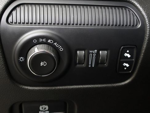 Used 2022 Jeep Wagoneer Series II w/ Premium Group I image 48