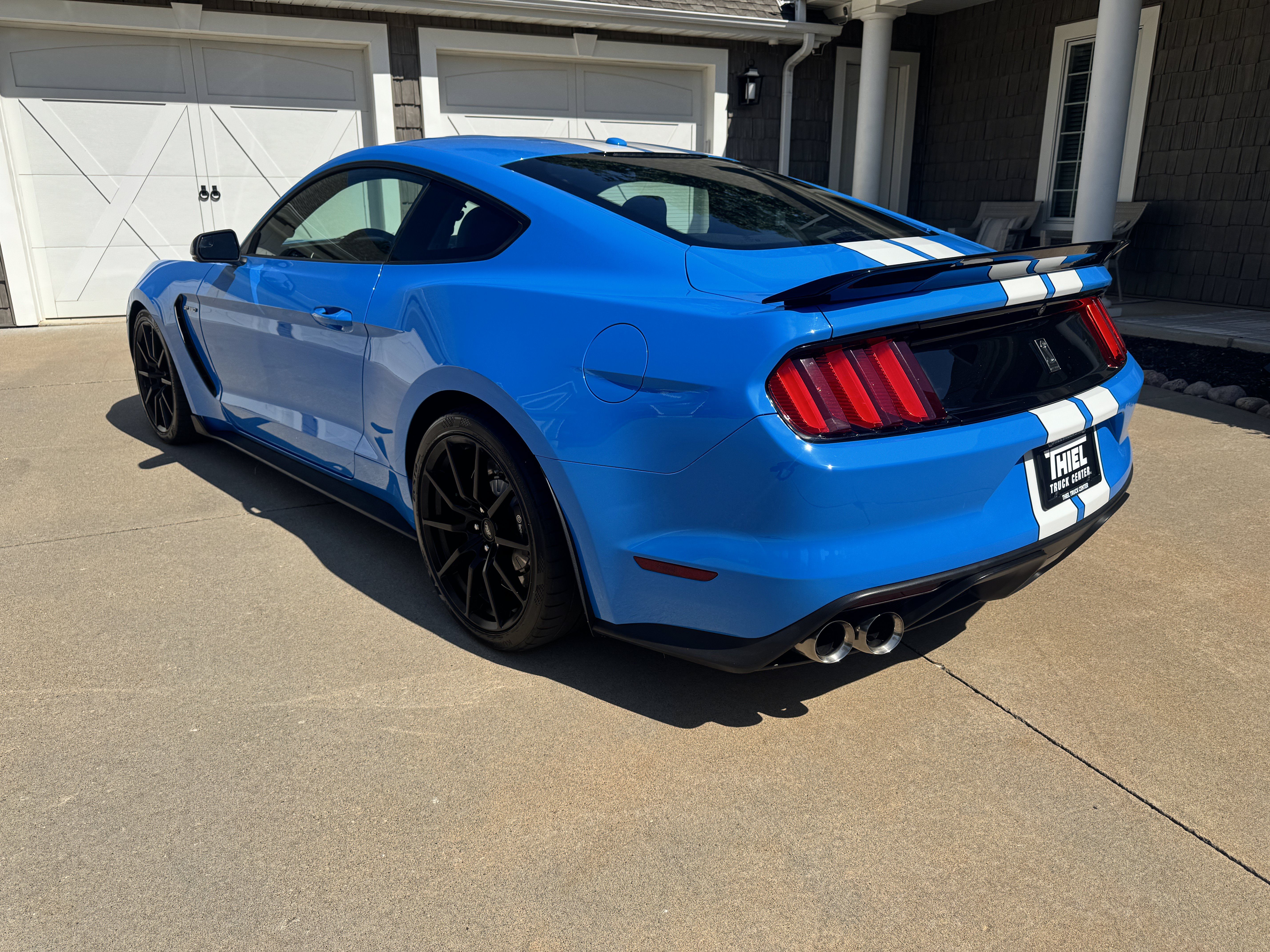 Used 2017 Ford Mustang Shelby GT350 RWD image 4