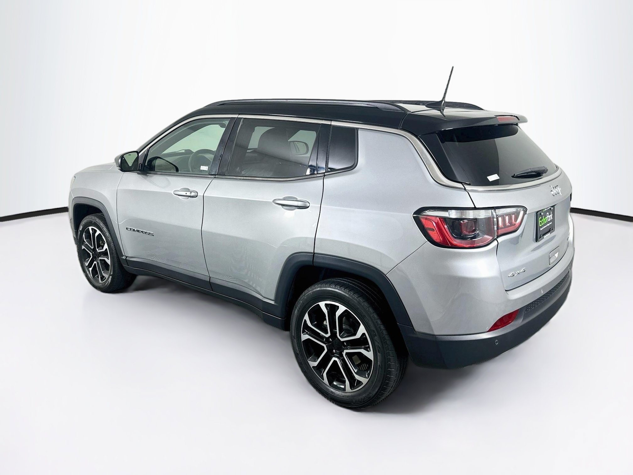 Used 2023 Jeep Compass Limited AWD/4WD image 5