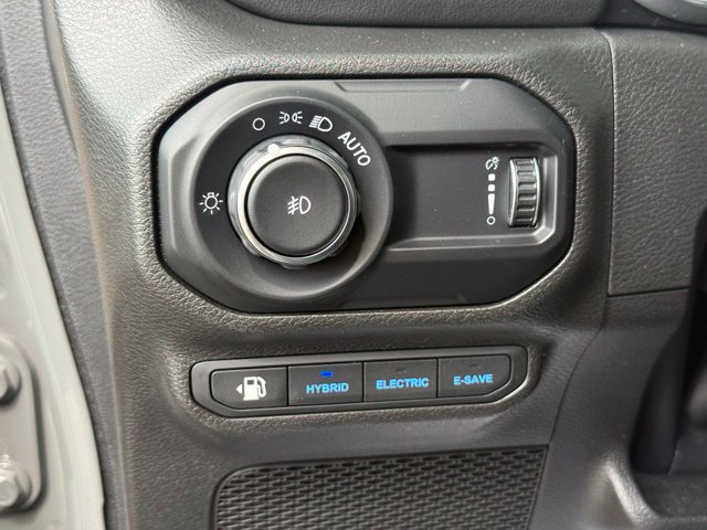 Used 2023 Jeep Wrangler Unlimited Sahara AWD/4WD image 21