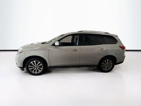 Used 2016 Nissan Pathfinder SV image 9