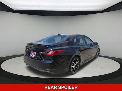 Used 2025 Toyota Camry SE FWD image 6
