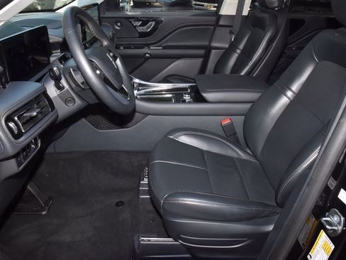 Used 2025 Lincoln Aviator 2WD w/ Equipment Group 101A image 13