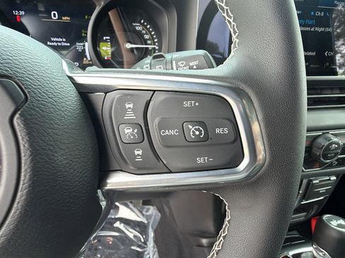 Used 2025 Jeep Wrangler Sahara w/ Safety Group AWD/4WD image 28