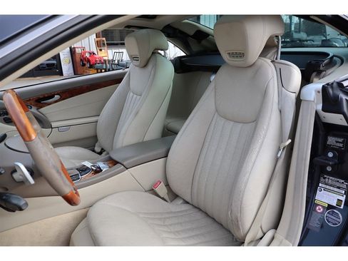 Used 2009 Mercedes-Benz SL 550 image 12