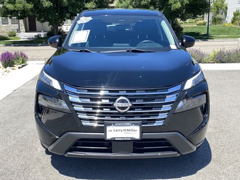 Used 2024 Nissan Rogue SV AWD/4WD image 9