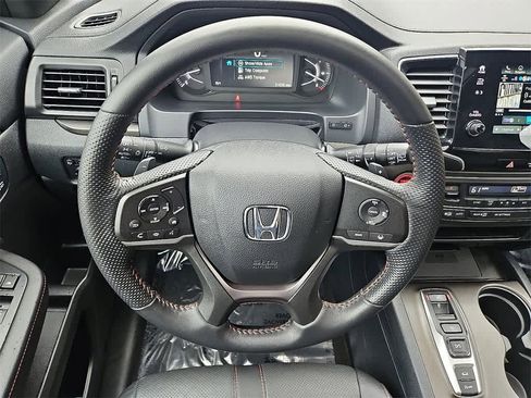 Used 2023 Honda Passport TrailSport image 17