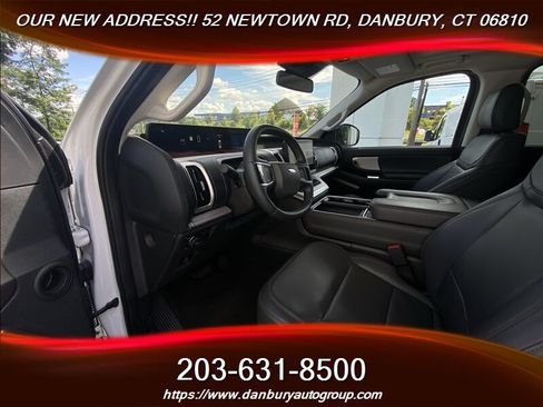 Used 2025 Ford Expedition Active AWD/4WD image 13