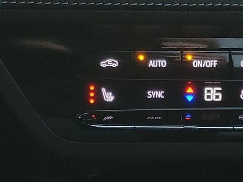 Used 2021 Buick Envision Essence w/ Sport Touring Package image 24