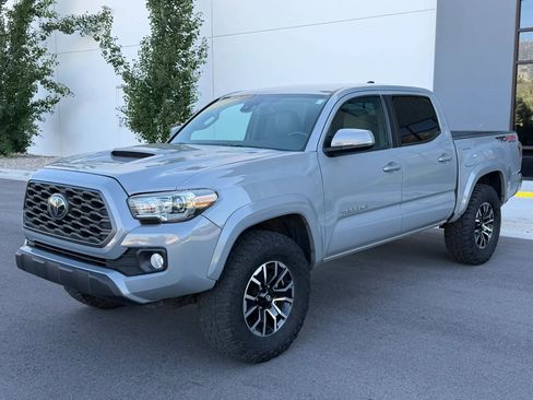 Used 2021 Toyota Tacoma TRD Sport AWD/4WD image 17