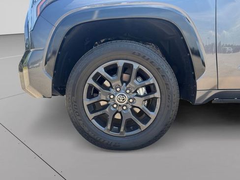 Used 2023 Toyota Tundra Platinum AWD/4WD image 9