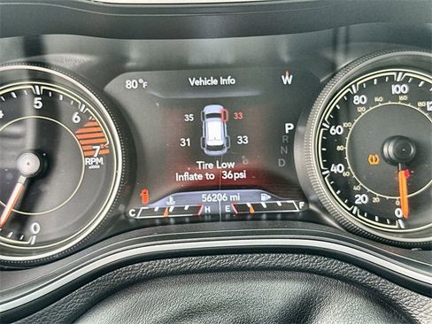 Used 2023 Jeep Cherokee Altitude Lux image 10