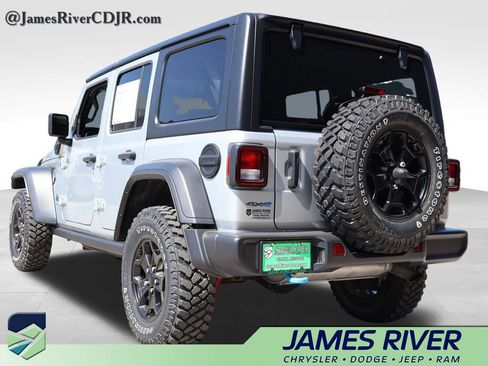 Used 2023 Jeep Wrangler Unlimited AWD/4WD image 3