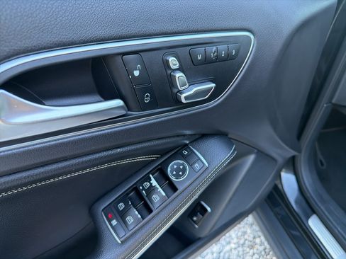 Used 2018 Mercedes-Benz GLA 250 image 12