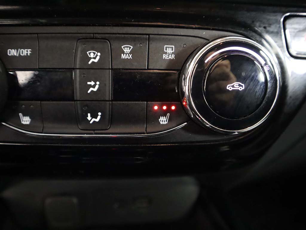 Used 2024 Chevrolet Trax LT w/ LT Convenience Package FWD image 47