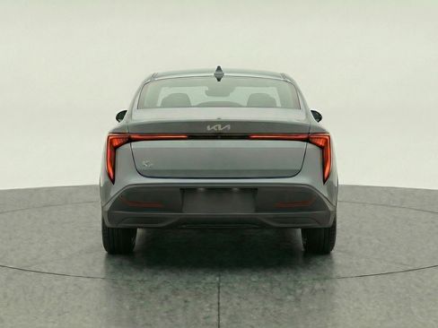 Used 2025 Kia K4 LXS image 7