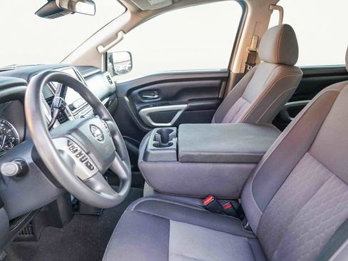 Used 2021 Nissan Titan SV w/ Accessory Utility Package image 19