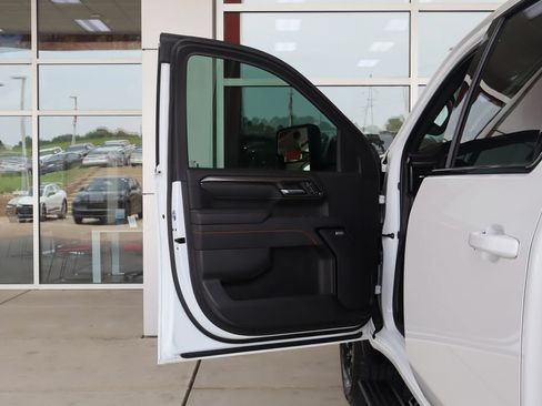 Used 2025 GMC Sierra 2500 AT4 AWD/4WD image 15