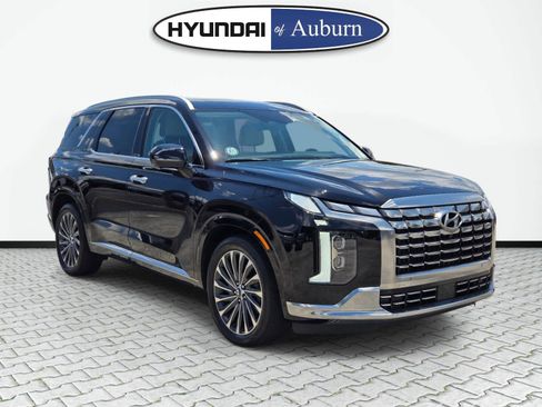Used 2025 Hyundai Palisade Calligraphy FWD image 1