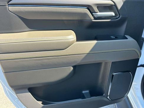 Used 2023 Chevrolet Silverado 1500 ZR2 w/ Technology Package image 21