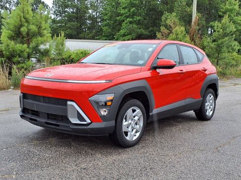 Used 2024 Hyundai Kona SE image 7