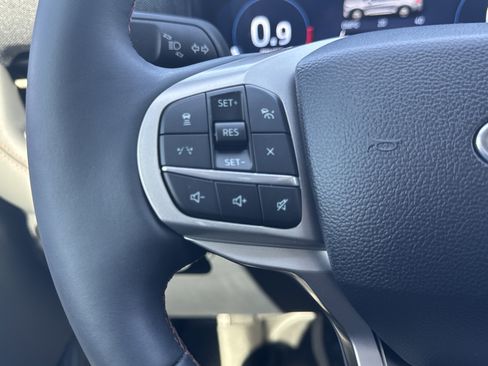 Certified 2025 Ford Explorer Active w/ Active Comfort Package image 33