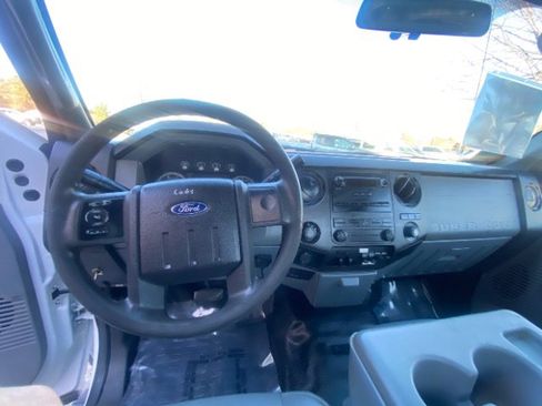 Used 2014 Ford F550 4x4 Regular Cab Super Duty image 23