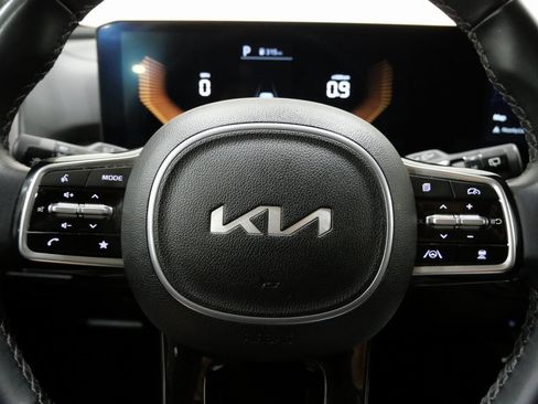 Used 2024 Kia Sorento S image 15