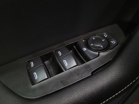 Used 2025 Chevrolet Blazer LT FWD image 27