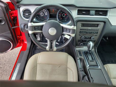 Used 2014 Ford Mustang Premium image 10
