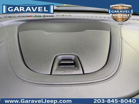 Used 2019 Jeep Cherokee Overland AWD/4WD image 14