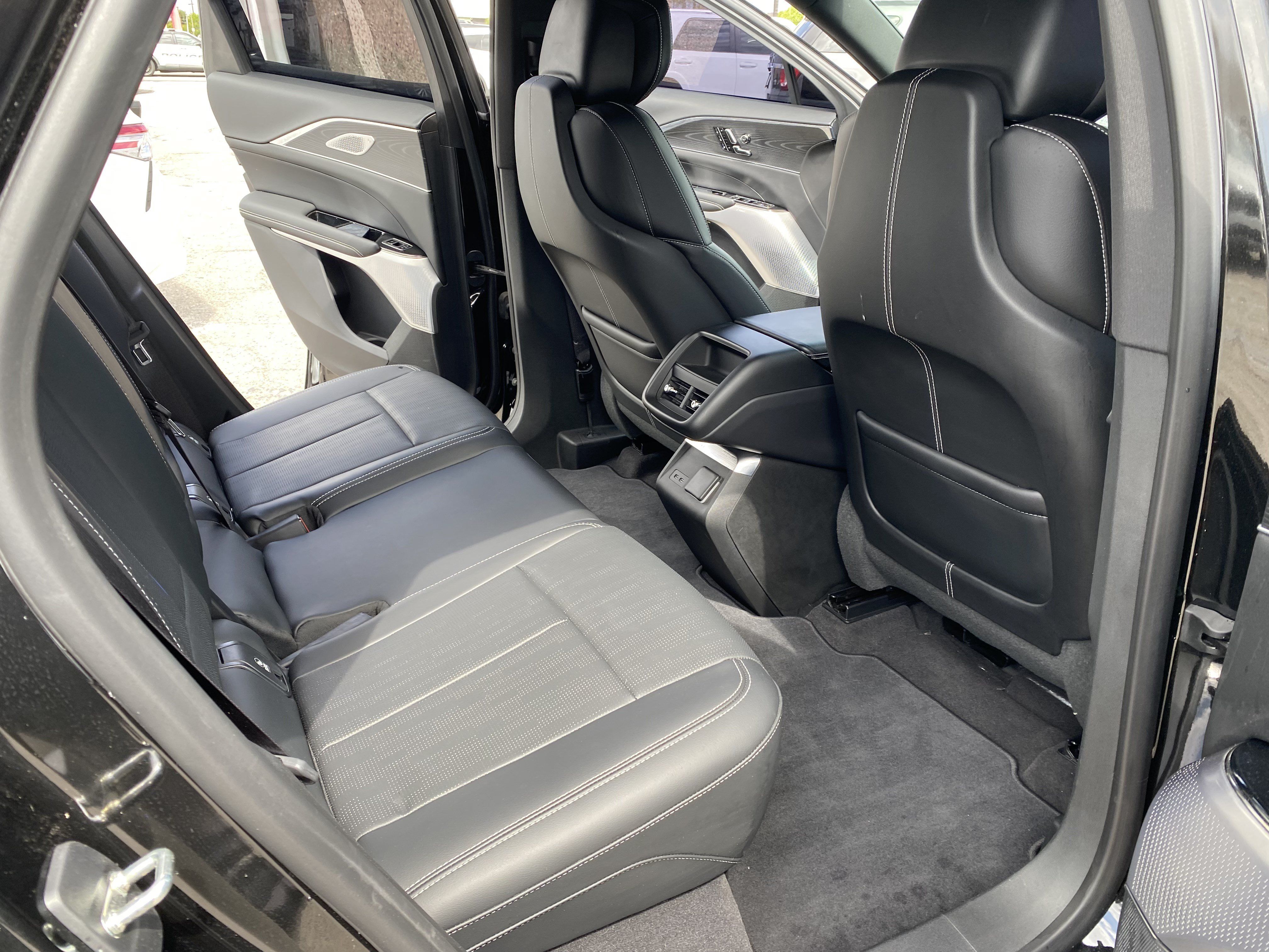 Used 2024 Cadillac Lyriq Luxury RWD image 19