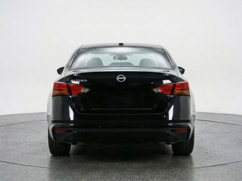 Used 2025 Nissan Altima 2.5 SV image 7
