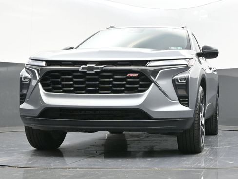 Used 2025 Chevrolet Trax RS w/ Driver Confidence Package image 34