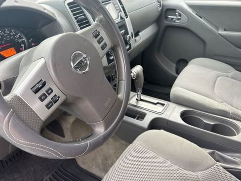 Used 2017 Nissan Frontier SV image 10