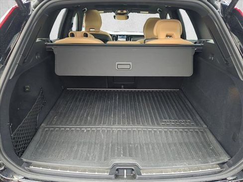 Used 2024 Volvo XC60 T8 Ultimate w/ Climate Package image 6