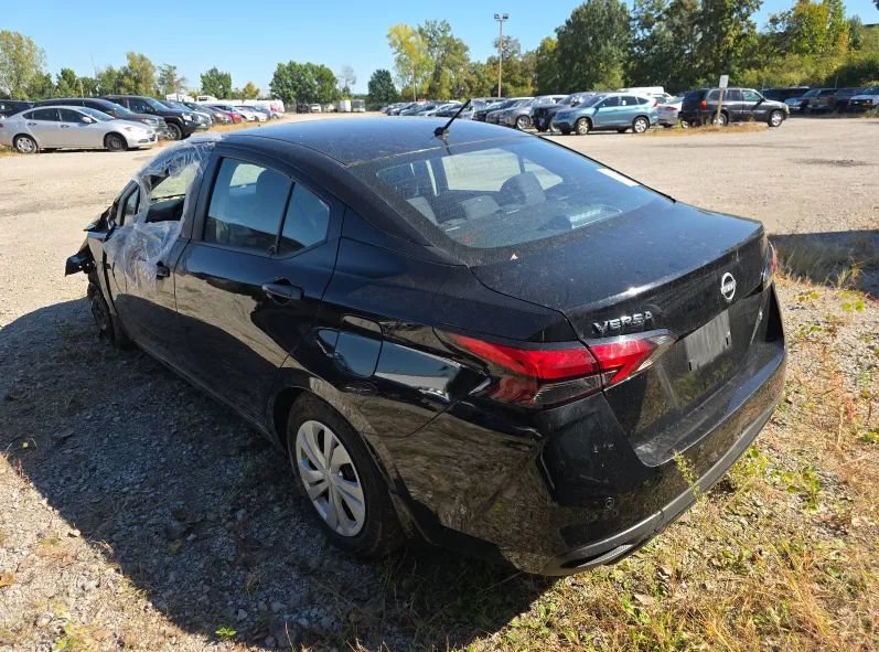 Used 2025 Nissan Versa S w/ Trunk Package FWD image 4