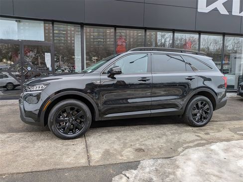 Certified 2023 Kia Sorento S w/ Panoramic Sunroof Package image 9