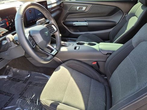 Used 2025 Ford Mustang Coupe image 15