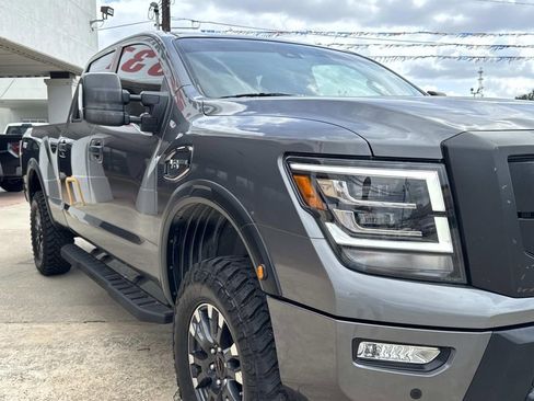 Used 2023 Nissan Titan PRO-4X image 18