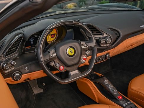 Used 2019 Ferrari 488 Spider RWD image 6