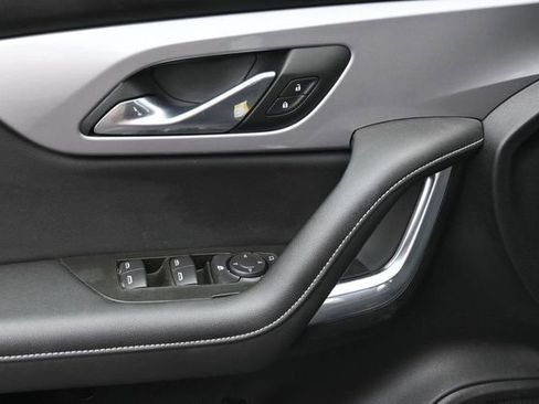 Used 2025 Chevrolet Blazer LT FWD image 17