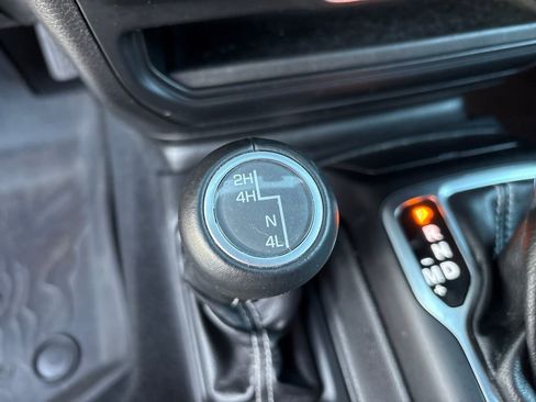 Used 2018 Jeep Wrangler Unlimited Sahara image 25