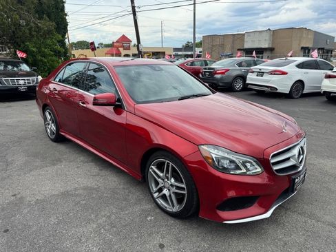 Used 2016 Mercedes-Benz E 350 4MATIC Sedan w/ Premium Package image 2