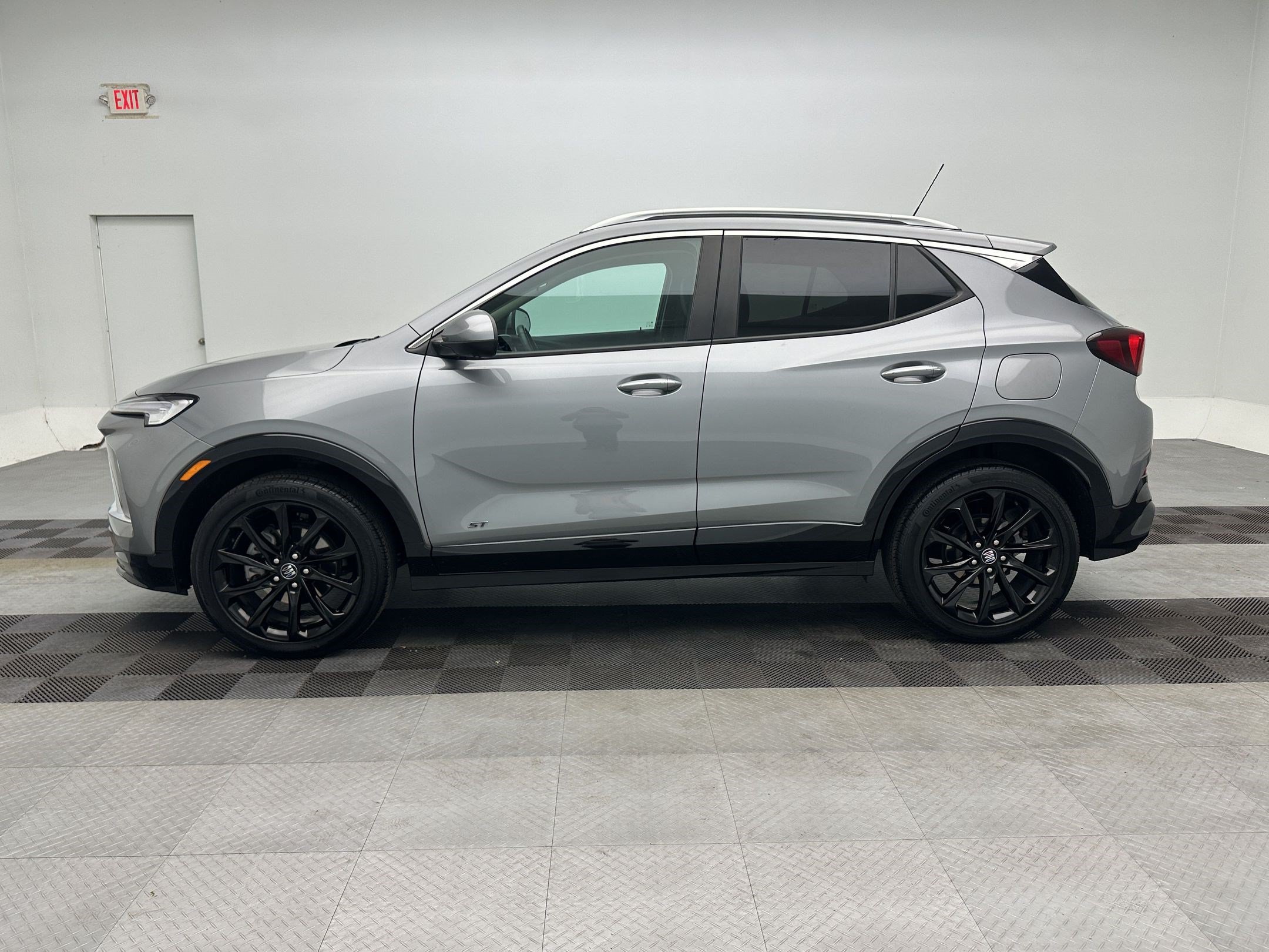 Certified 2025 Buick Encore GX Sport Touring w/ Experience Buick Package AWD/4WD image 2