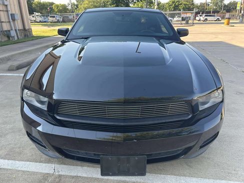 Used 2011 Ford Mustang Premium w/ 203A Rapid Spec Order Code image 3