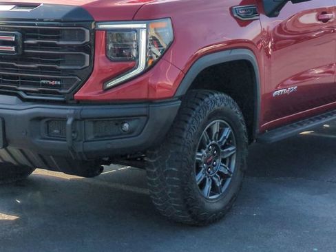 Used 2024 GMC Sierra 1500 AT4X image 9
